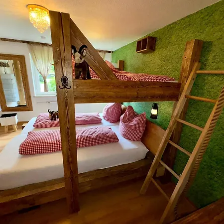 Zur Gluecklichen Gams - Ferienwohnung Mit Huettenvibes In Oberstdorf Fuer 1-8 Gaeste Exterior photo